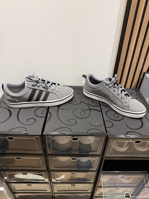 Tenis Adidas Cinza
