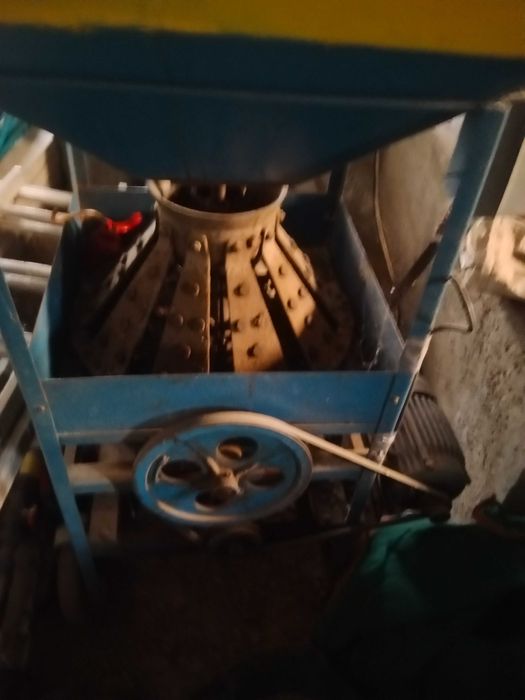 Descascador de amêndoas