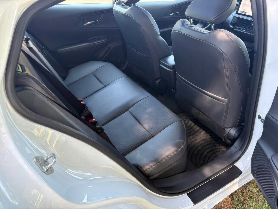 Toyota Prius      2025