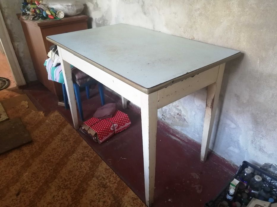 Стол раскладной ссср, сервант, кровать, тумба
