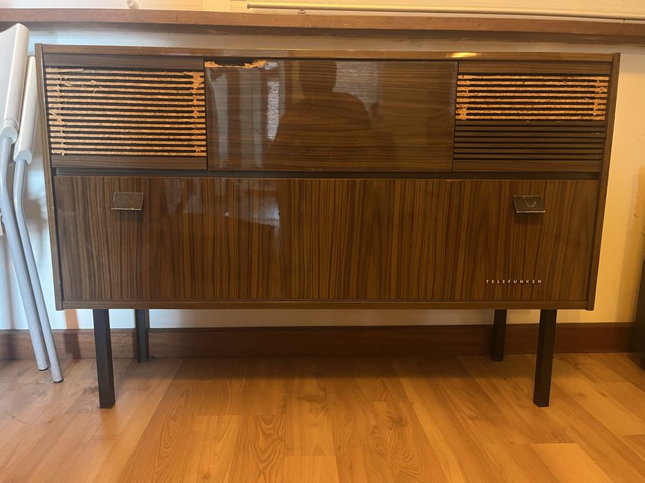 Radio Gira discos Telefunken de armario anos 60