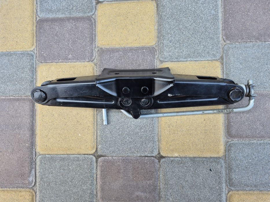 Домкрат Renault Megane 3, 4