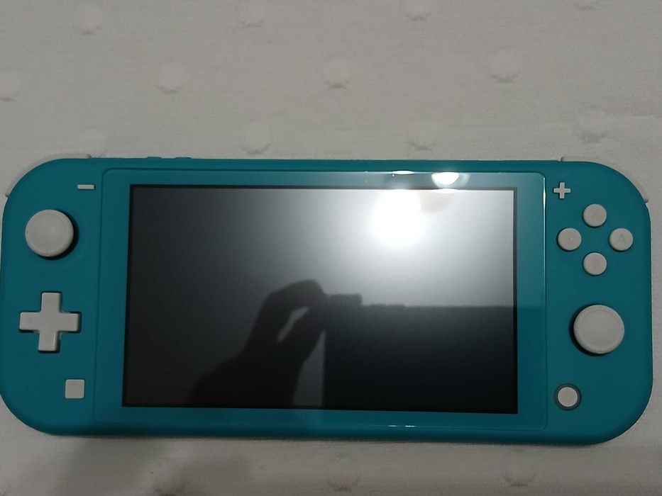 Nintendo switch Lite + Jogos (Pokémon Violet, Pokémon shield, Metroid)