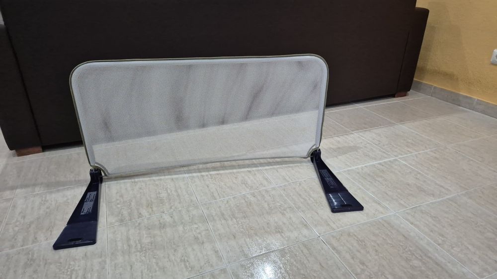 Barreira para cama da Chicco como nova