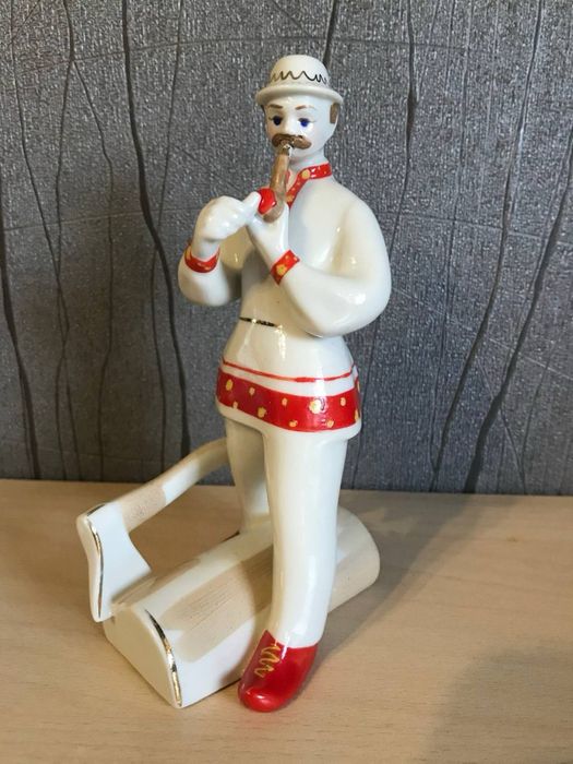 Продам фарфоровые статуэтки СССР