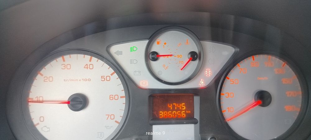 Samochód Peugeot Partner Teepe