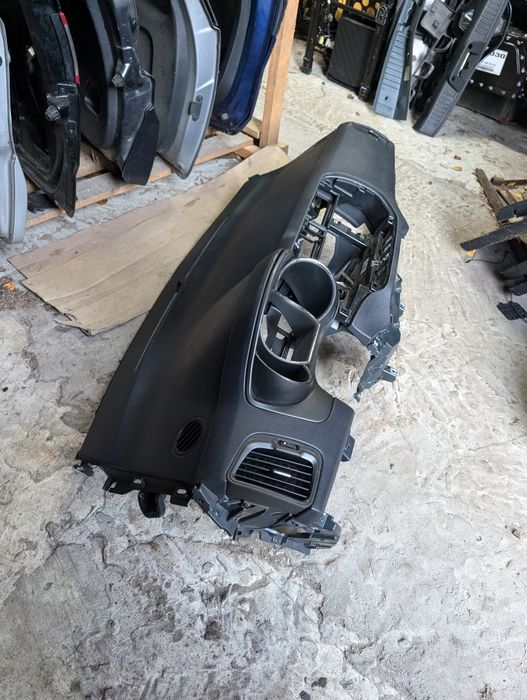 Торпедо Центральна консоль kia rio 3