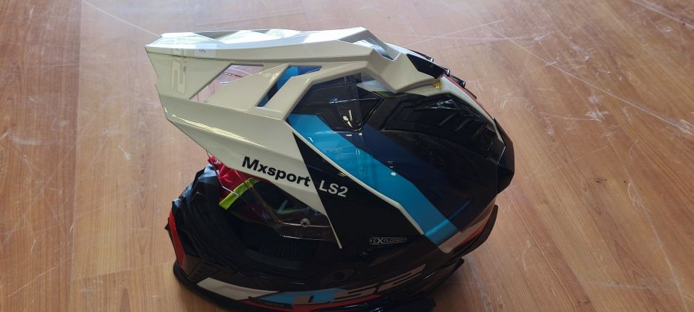 Vendo capacete LS2 explorer carbon