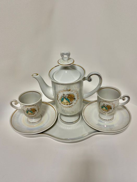 Фарфоровий кавовий сервіз
