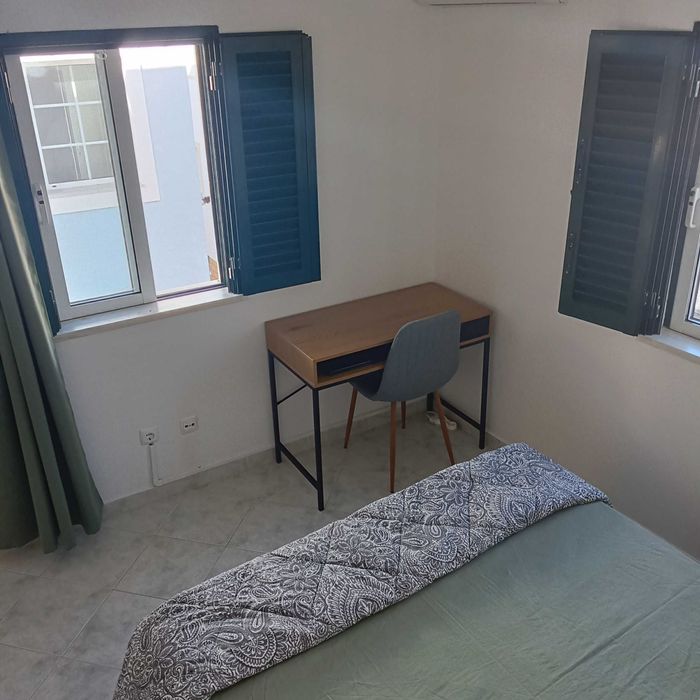 Quarto com casa de banho privativa a alugar no Algarve em Alvor (Portimao)