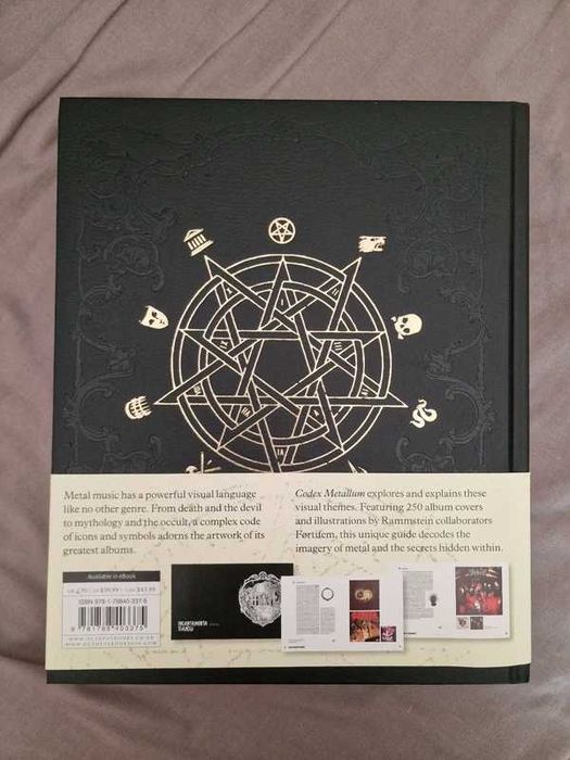 Livro Codex Metallum - Art of Metal Covers