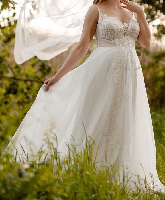 Suknia ślubna welon