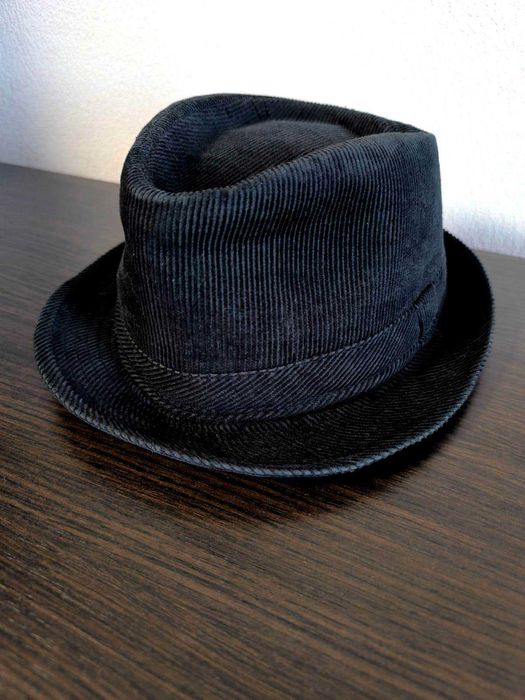 Чорний вельветовий жіночий капелюх (57р)+2 капелюхи в подарунок (60р)