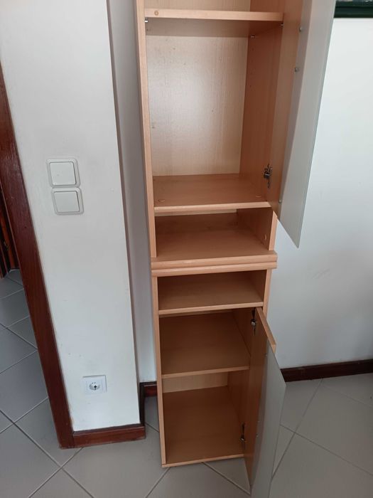 Armário de apoio