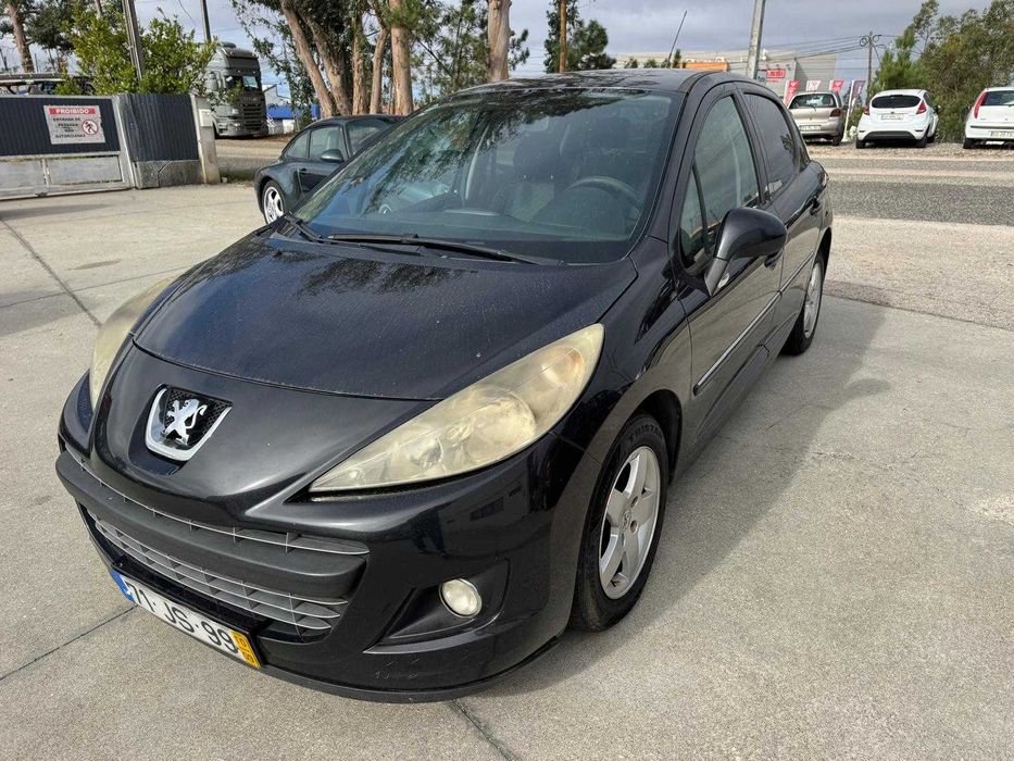 Peugeot 207 Preto