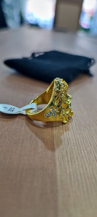 Anel God face liga de zinco dourado Unisexo
