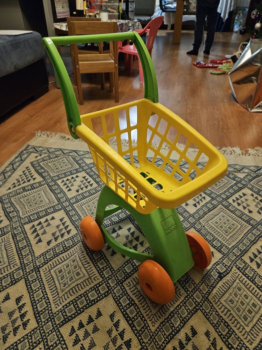 Carrinho de menina para brincar