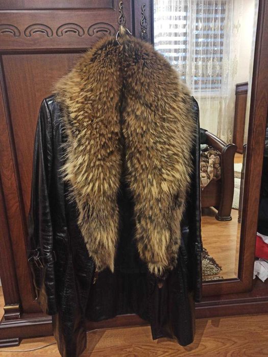 верхній одяг,курточки ,шуби з натуральним хутром