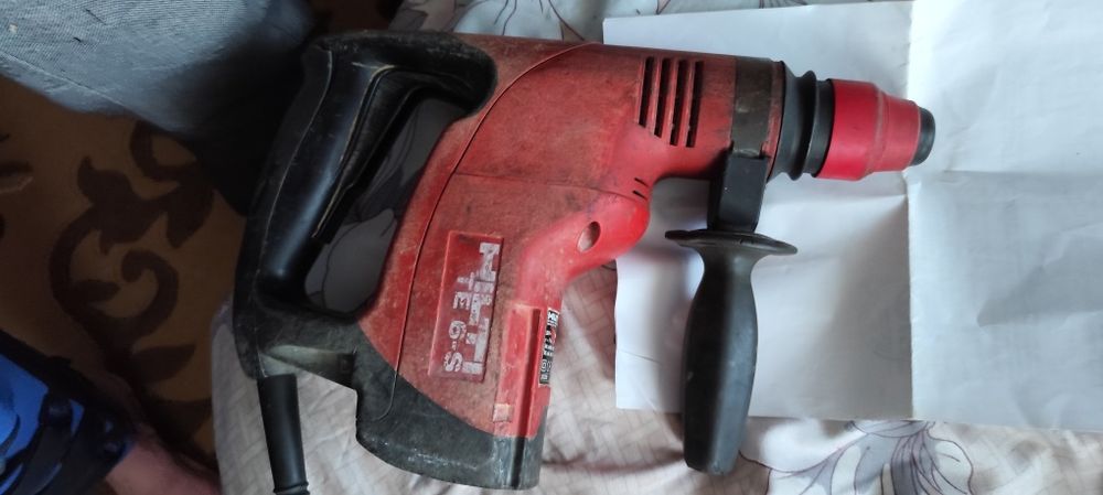 Бочковий перфоратор хілті