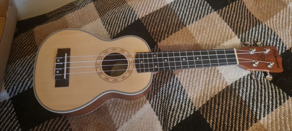 Продам   укулеле