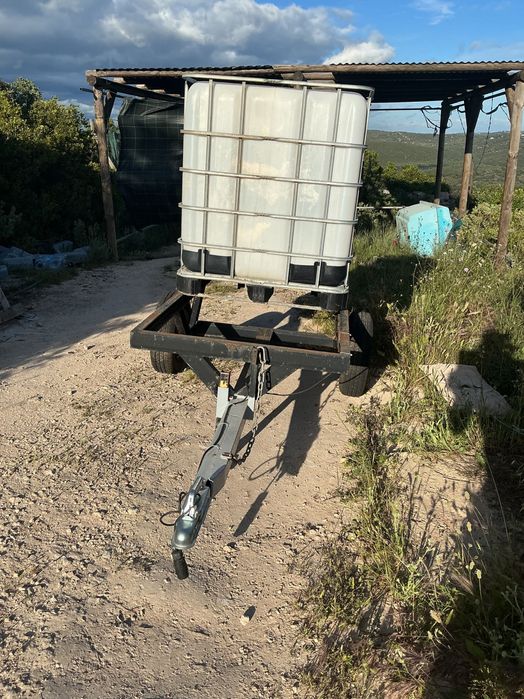 Reboque - transportar a água do poço