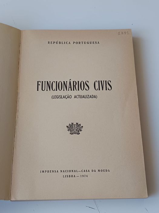 Funcionários civis (1974)