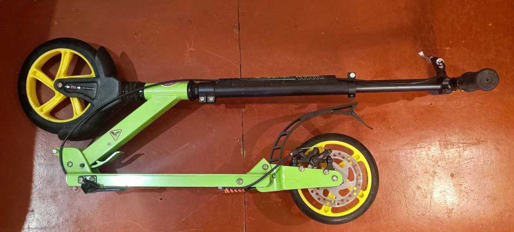 Продам самокат Best Scooter