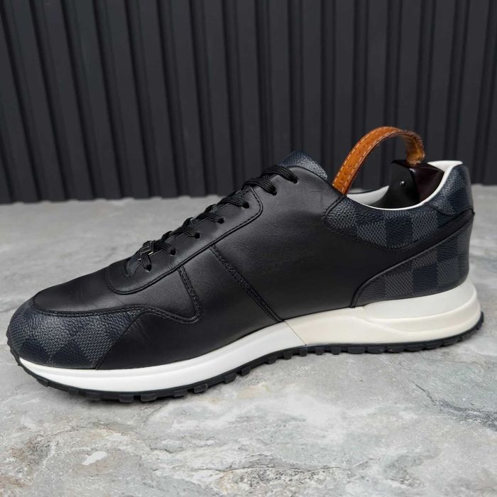 Louis Vuitton Run Away MTO Чоловічі кросівки шкіра оригінал 43 EUR