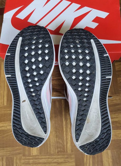 Продам кроссовки Nike Air Winflo 9