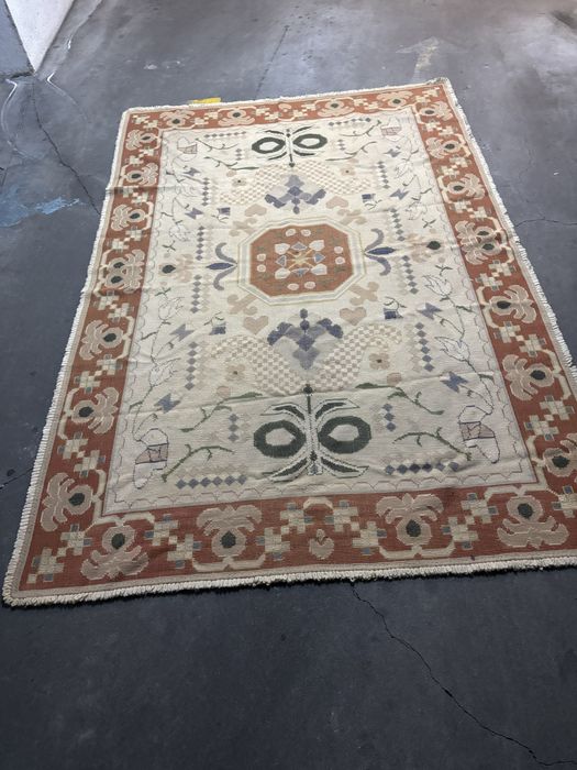 Tapete de Arraiolos feito à mão – peça tradicional portuguesa” 1960