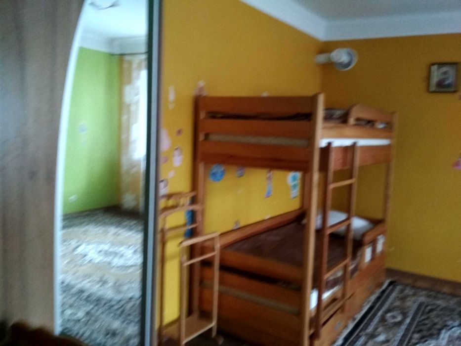 Здається житло подобово, тихе місце.