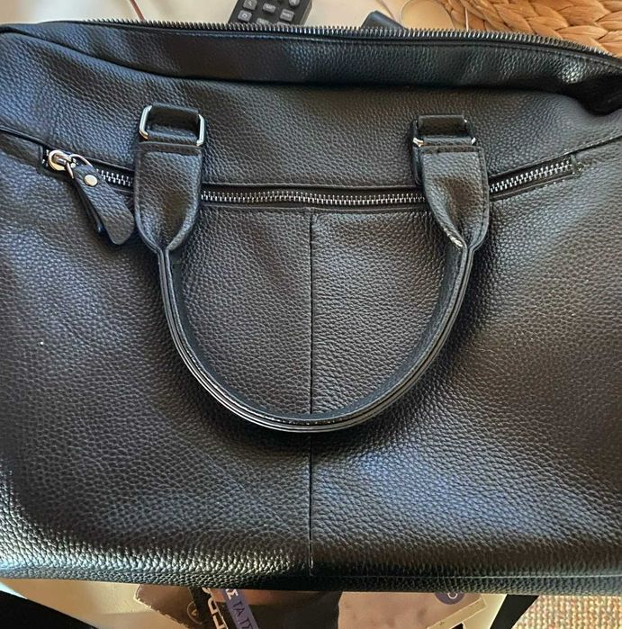 Мужской кожаный портфель с большим объемом для бизнеса и документов