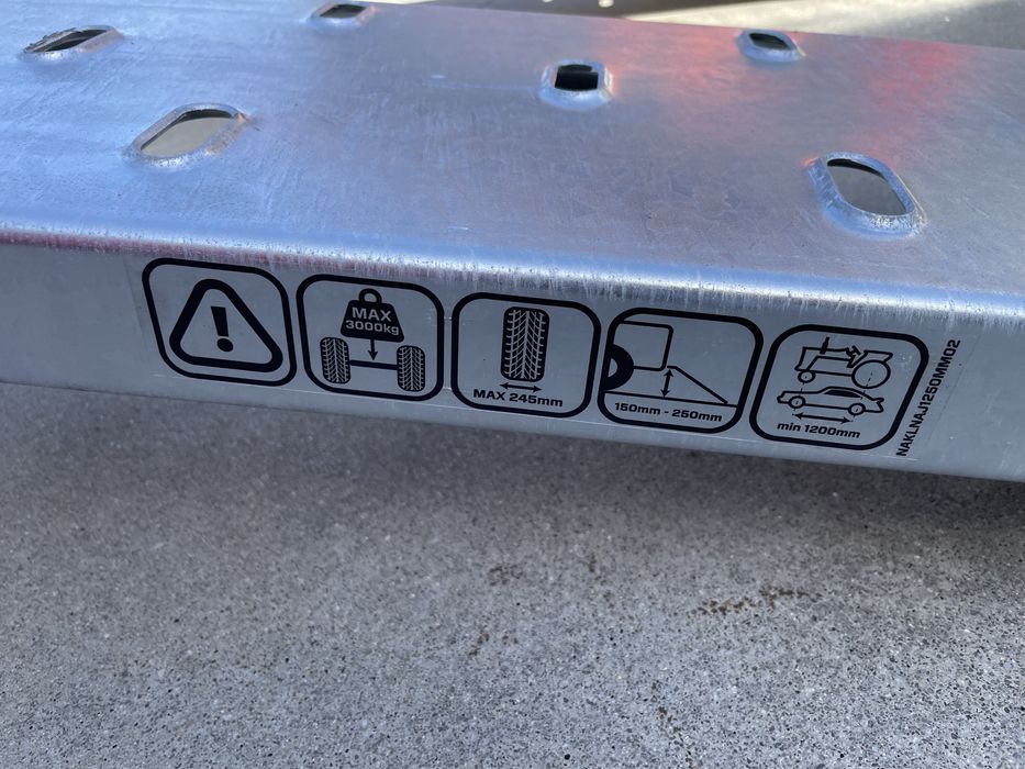 Atrelado de carga porta carros