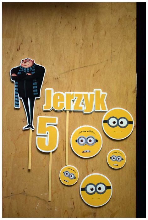 topper na tort ozdoba urodzinowa Minionki Gru