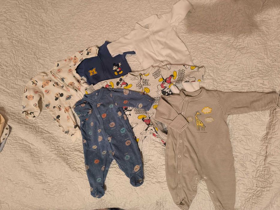 Zestaw ubrań dla noworodka