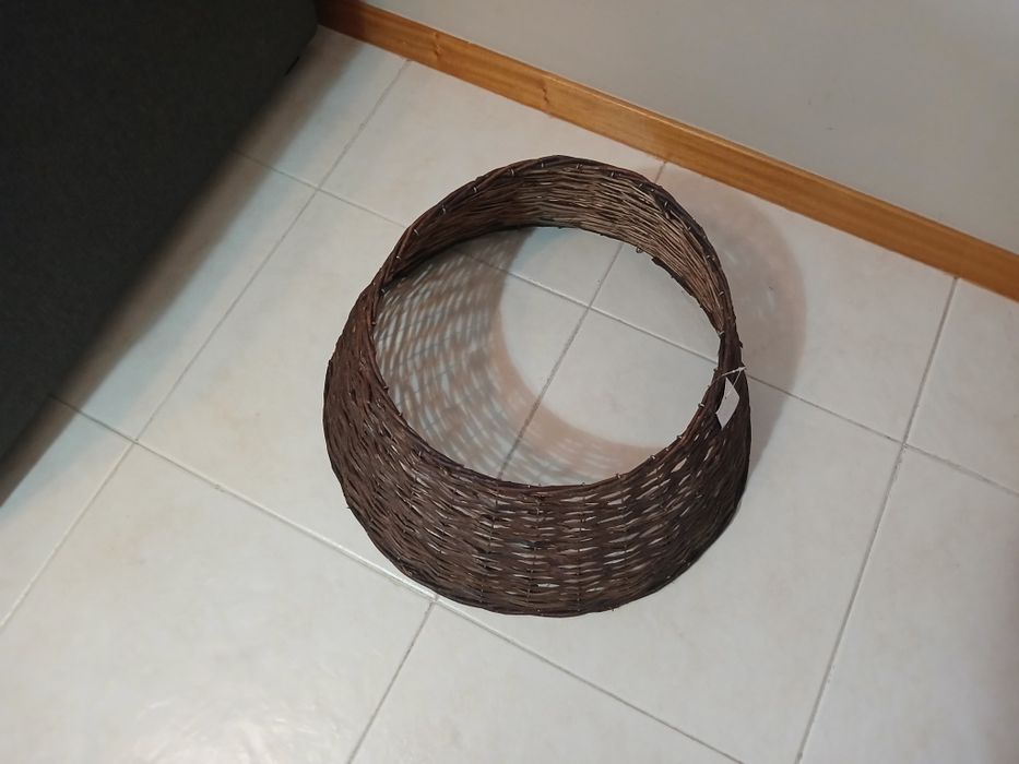 Base em verga para arvore de natal ou revestir vasos