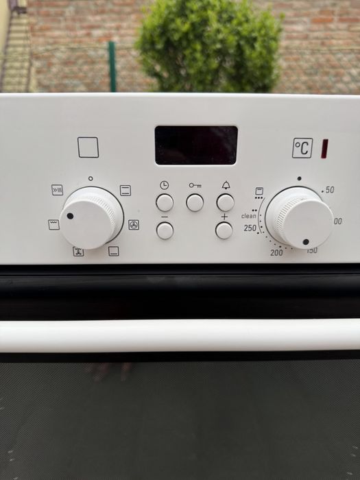 Духовка електрична Siemens вбудована духова шафа