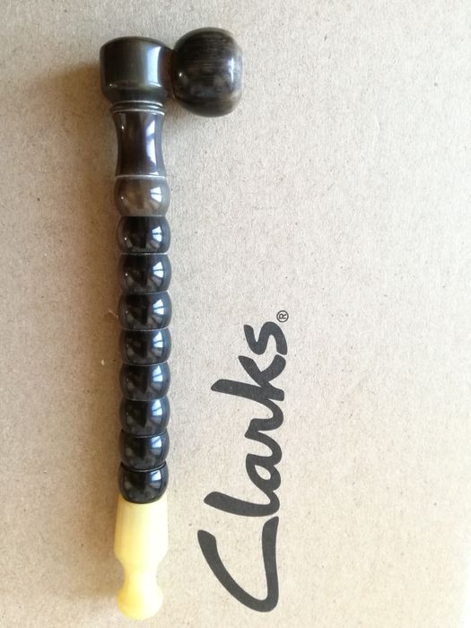 Cachimbo dos anos 70, em madrepérola, feito à mão, com 15 cm