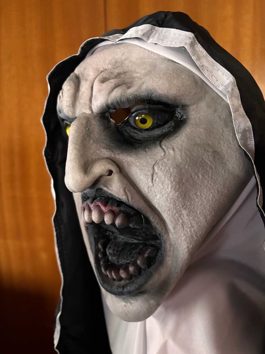Máscara Freira nova