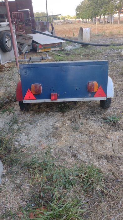 atrelados de carga,atrelados de cavalos e de transporte de carros