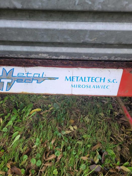 Przyczepa samozbierająca