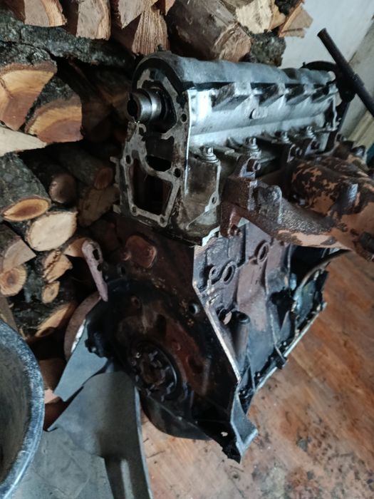 Двигун на автомобіль Пежо 605/405