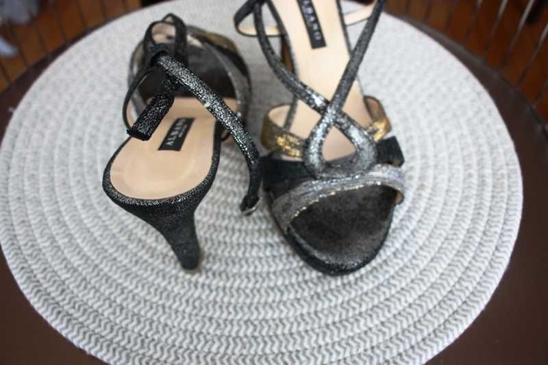 Sandálias prateadas e ligeiramente douradas ALBANO tamanho 37