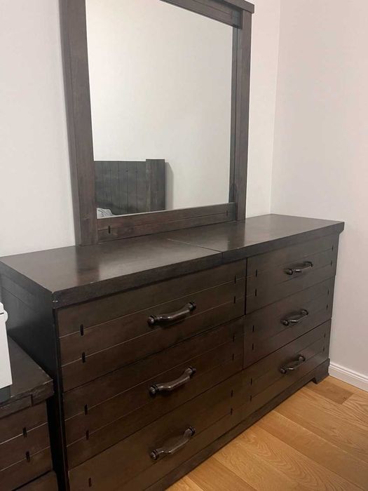 Komplet mebli sypialnianych – łóżko, komoda z lustrem, 2 szafki nocne