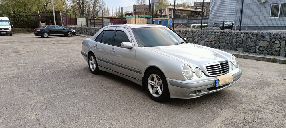 Мерседес w210 2001 год