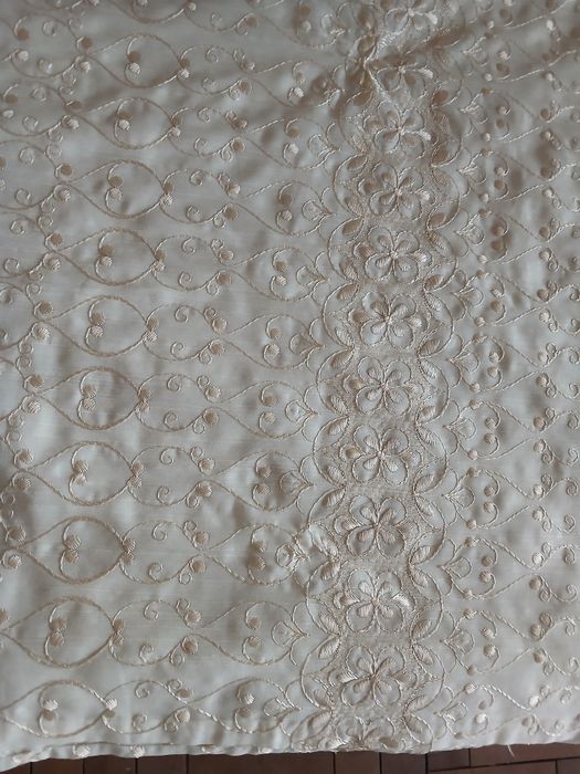 Cortinados Bordados Novos