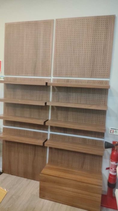 Mobiliário usado para loja de venda a retalho