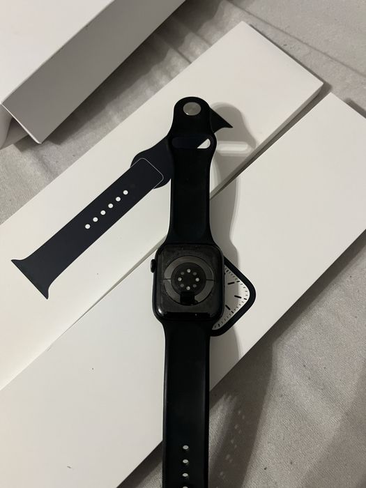 Продам Apple Watch 7 45mm