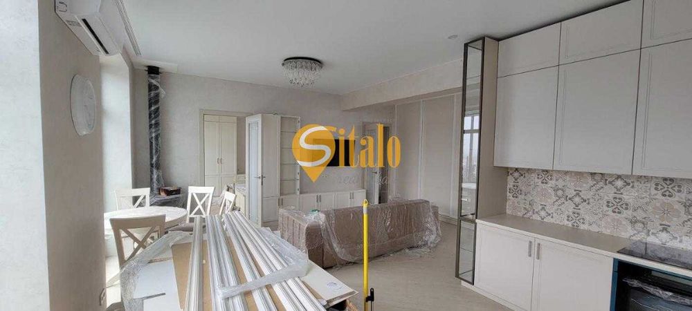 Сучасний будинок з ремонтом біля озера та Київських Карпат в Підгірцях