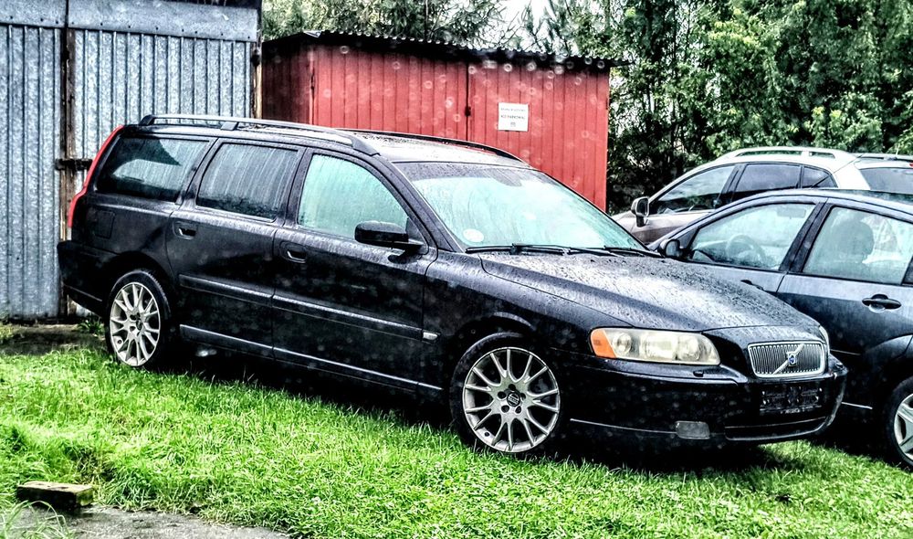 Volvo V70 Volvo V70 II 2.4 D5 / 163 km / automat / szyberdach / hak / FULL opcja